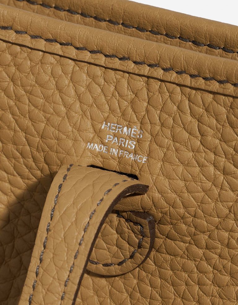 Hermès Evelyne 16 Biscuit-Camel Logo  | Sell your designer bag on Saclab.com