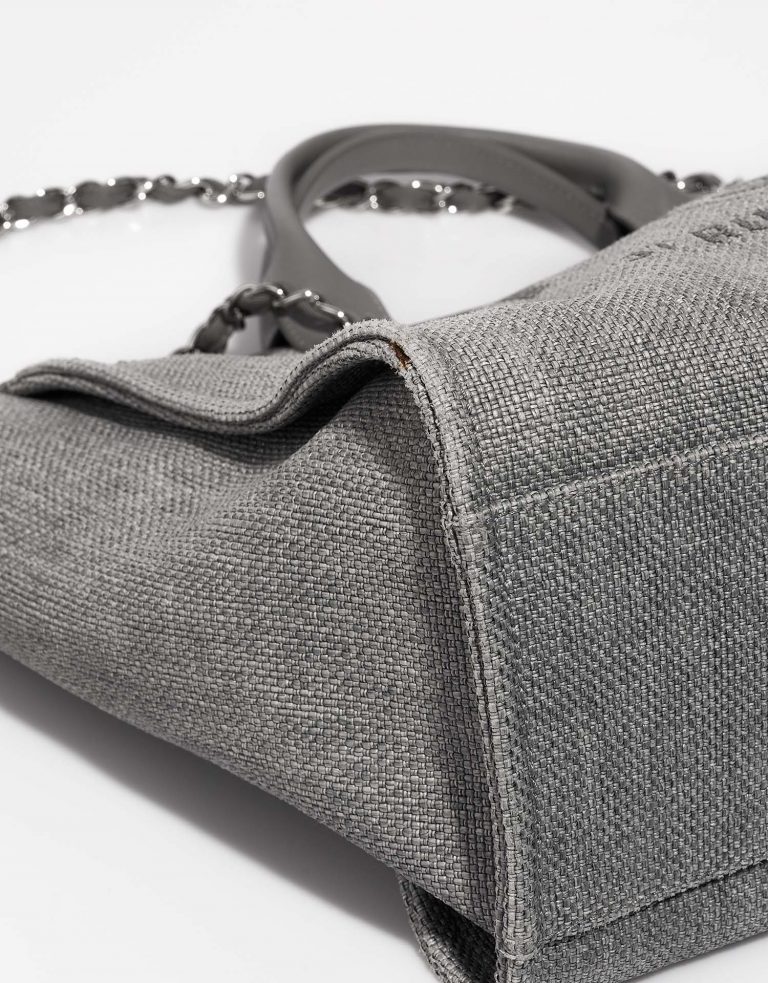 Chanel Deauville Medium Grey signs of wear | Sell your designer bag on Saclab.com