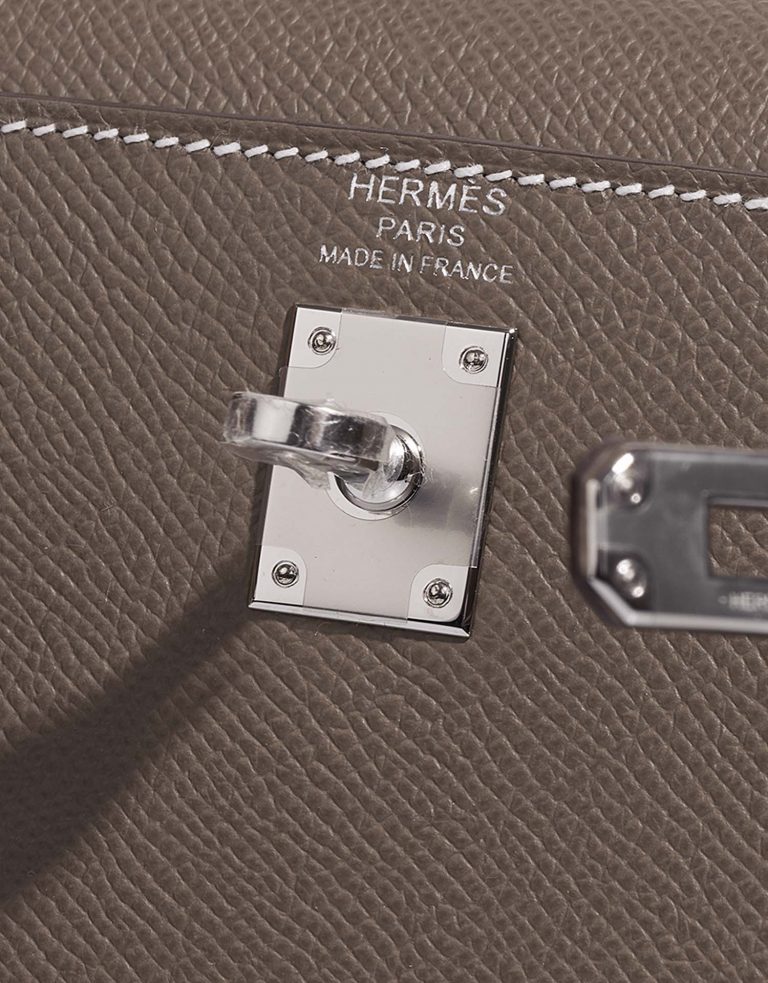 Hermès Kelly 25 Etoupe Logo  | Sell your designer bag on Saclab.com