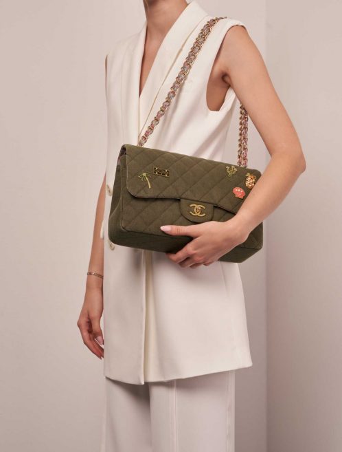 Chanel Timeless Jumbo Khaki Sizes Worn | Sell your designer bag on Saclab.com