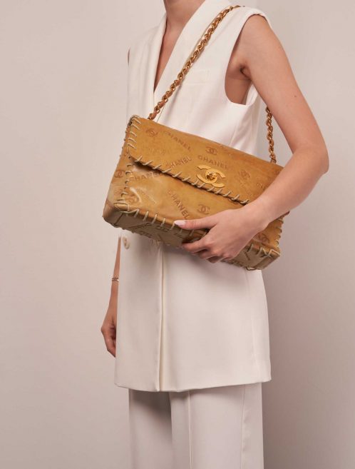 Chanel Timeless Jumbo Natural Sizes Worn | Sell your designer bag on Saclab.com