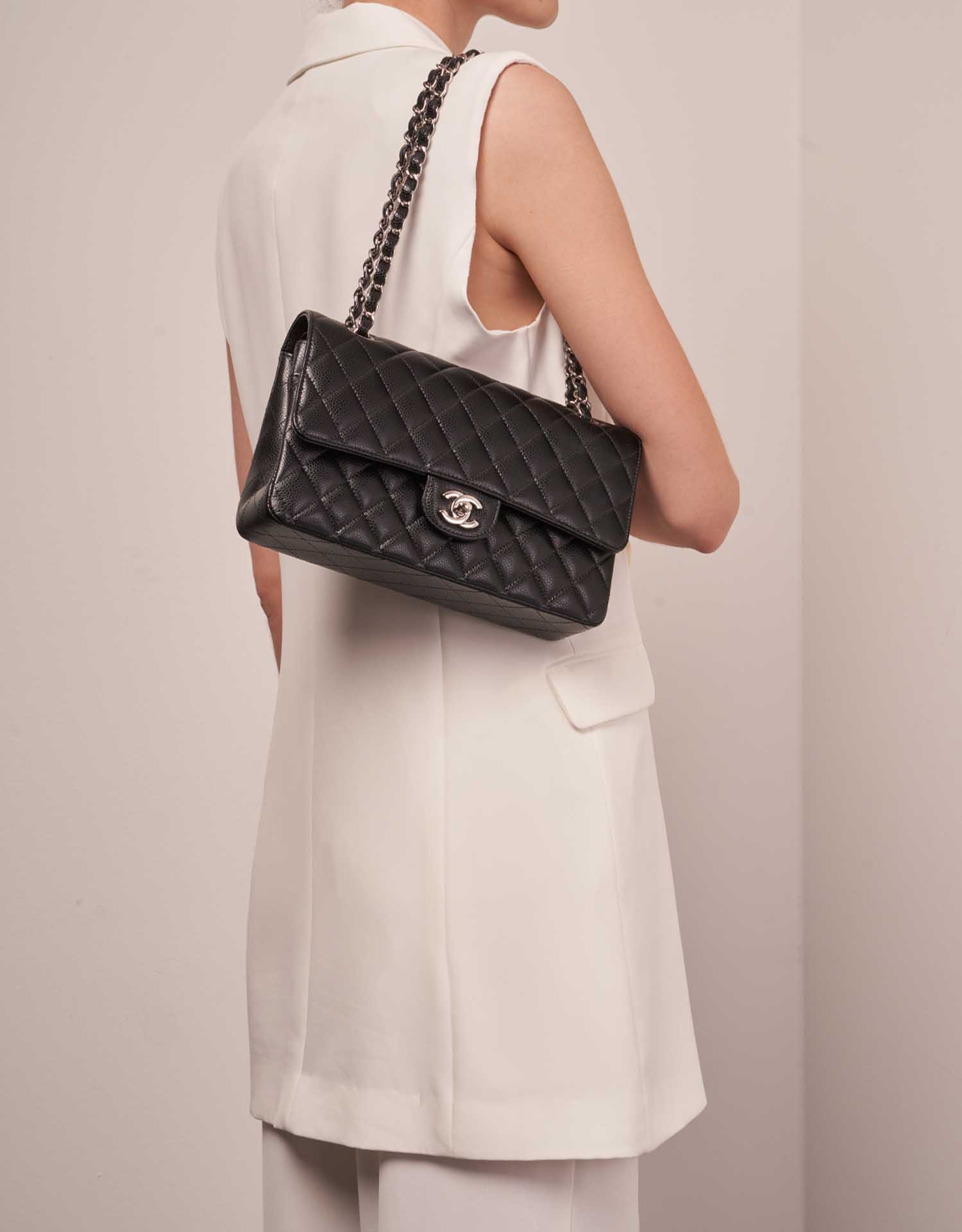 Chanel Timeless Moyen Noir Tailles Porté | Vendez votre sac de créateur sur Saclab.com