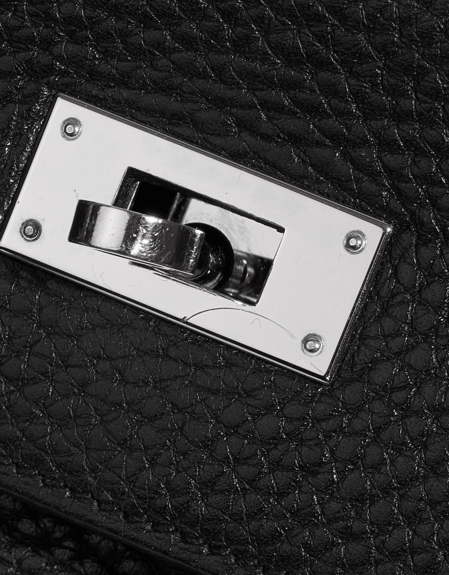 Hermès Kelly 28 Black signs of wear | Sell your designer bag on Saclab.com