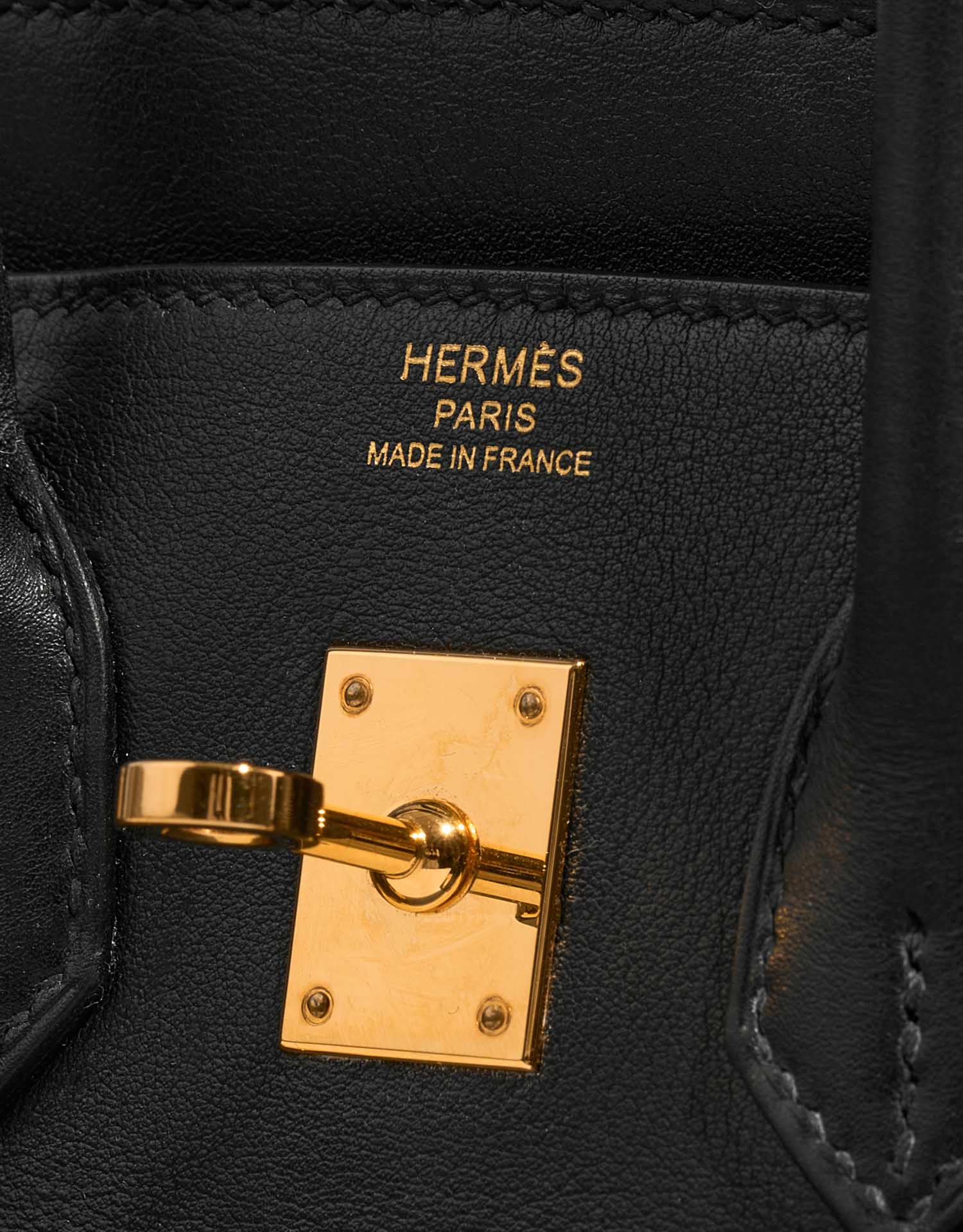 🆕 AUTHENTIC HERMES BIRKIN 25 BLACK SWIFT IN GOLD HARDWARE, Luxury