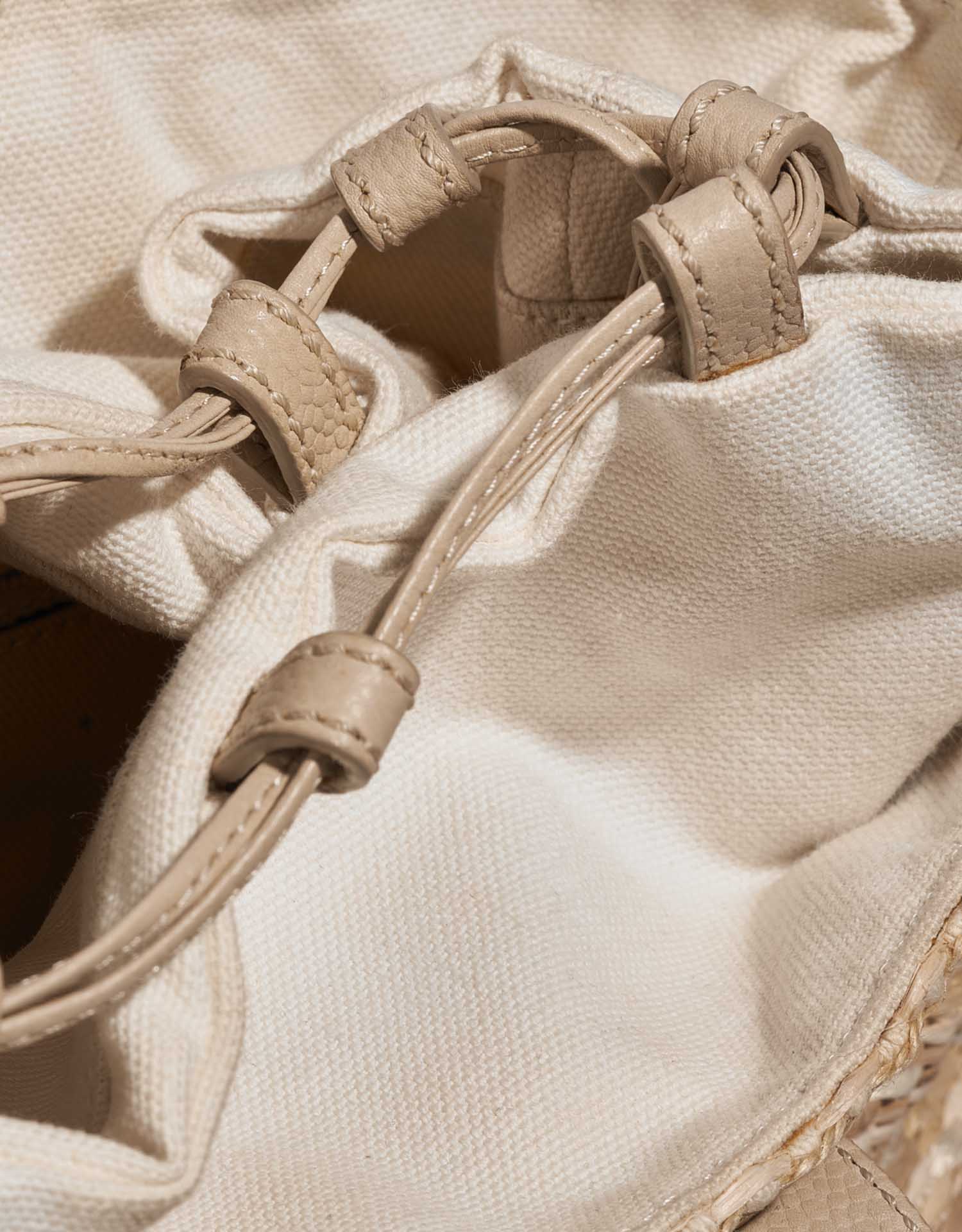 Chanel ShoppingTote OneSize Beige Closing System  | Sell your designer bag on Saclab.com