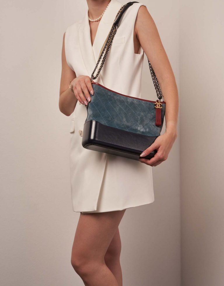 Chanel Gabrielle Medium Blue-Navy-Red 0F | Sell your designer bag on Saclab.com