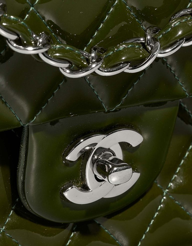 Chanel Timeless Medium Green Closing System  | Sell your designer bag on Saclab.com