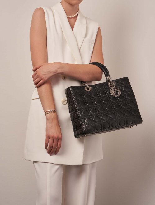 Dior Lady Large Black Sizes Worn | Sell your designer bag on Saclab.com