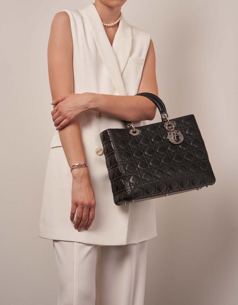 Dior Lady Large Black Front | Vendre votre sac de créateur sur Saclab.com
