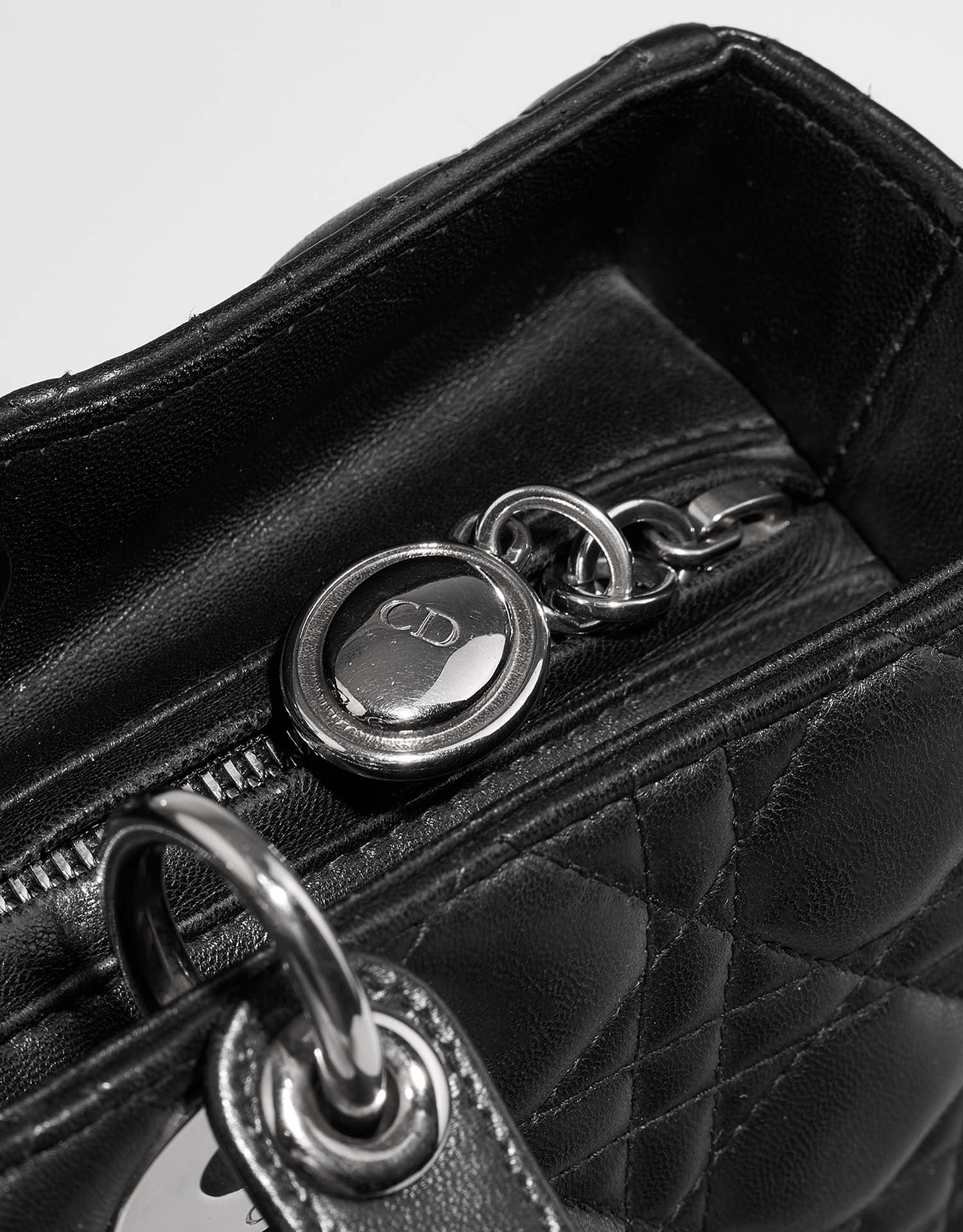 Dior Lady Large Black Closing System  | Sell your designer bag on Saclab.com