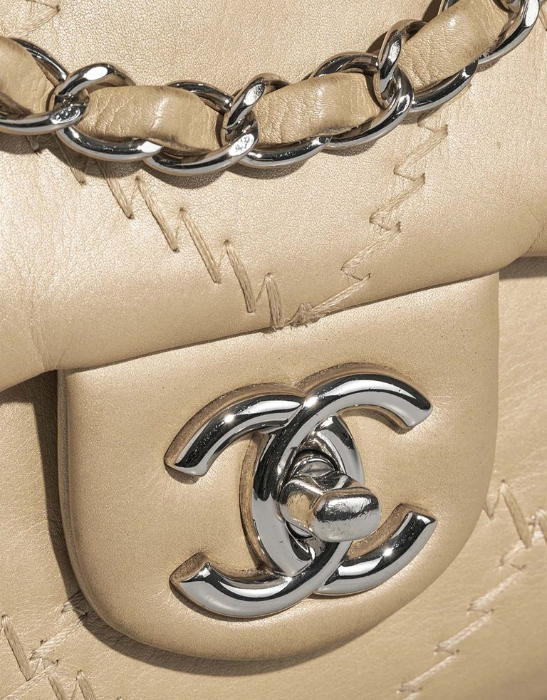 Chanel Timeless Medium Beige Closing System  | Sell your designer bag on Saclab.com