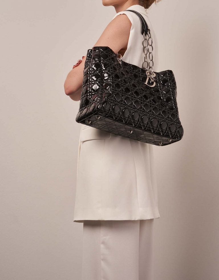 Dior Shopper Black Front  | Sell your designer bag on Saclab.com