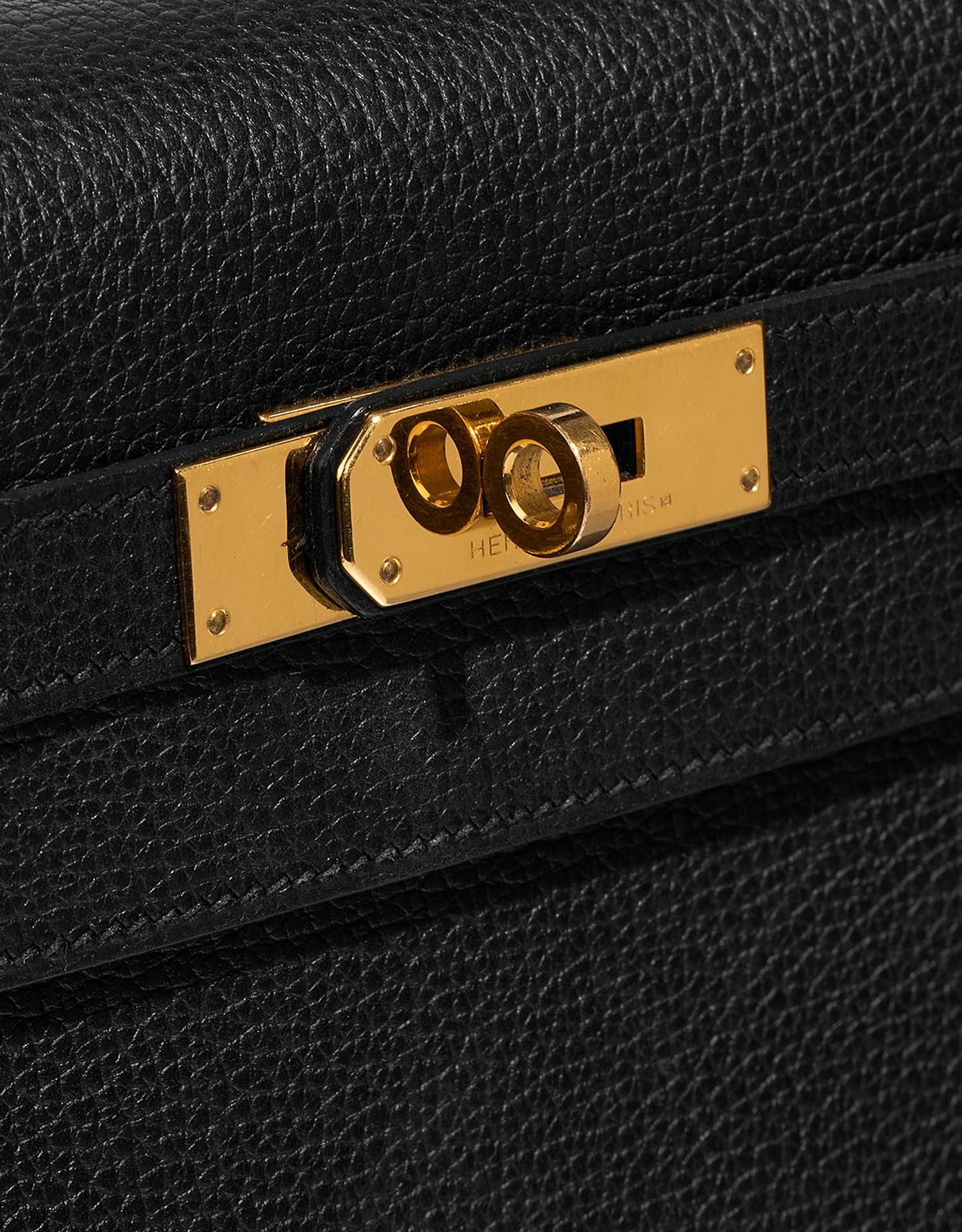 Hermès Kelly 32 Schwarz Verschluss-System | Verkaufen Sie Ihre Designer-Tasche auf Saclab.com