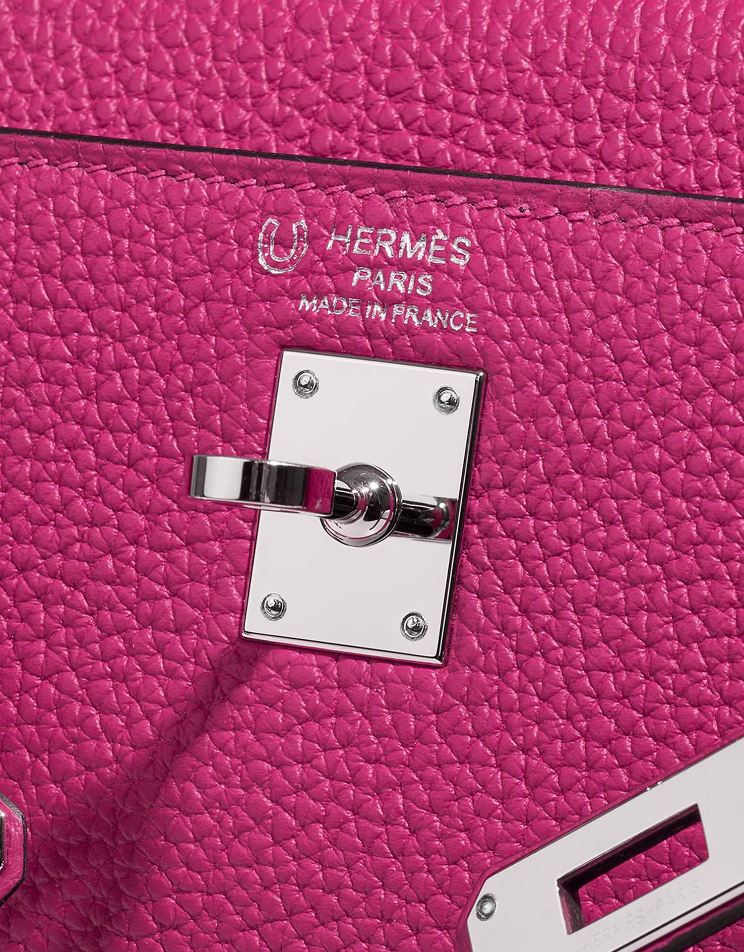 Hermès KellyHSS 25 RosePourpre-Schwarz Logo | Verkaufen Sie Ihre Designer-Tasche auf Saclab.com