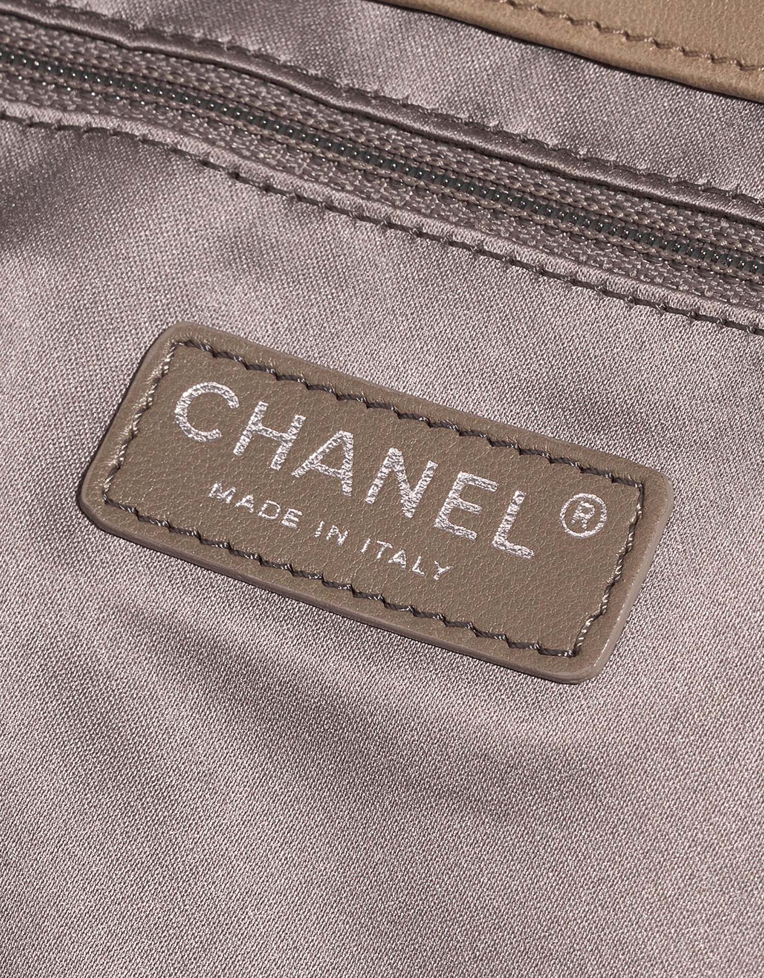 Chanel Timeless Maxi Beige Logo  | Sell your designer bag on Saclab.com