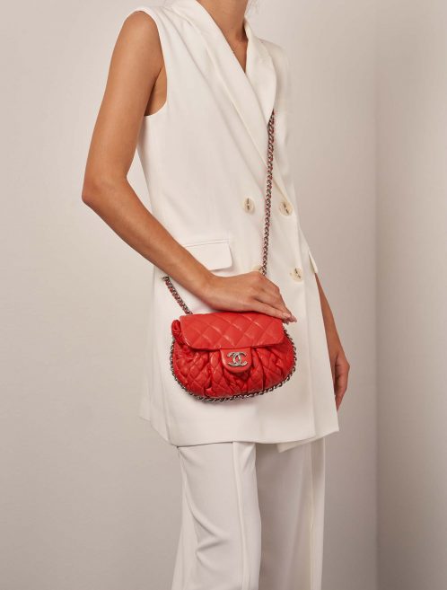 Chanel ChainAround Small Red Sizes Worn | Sell your designer bag on Saclab.com