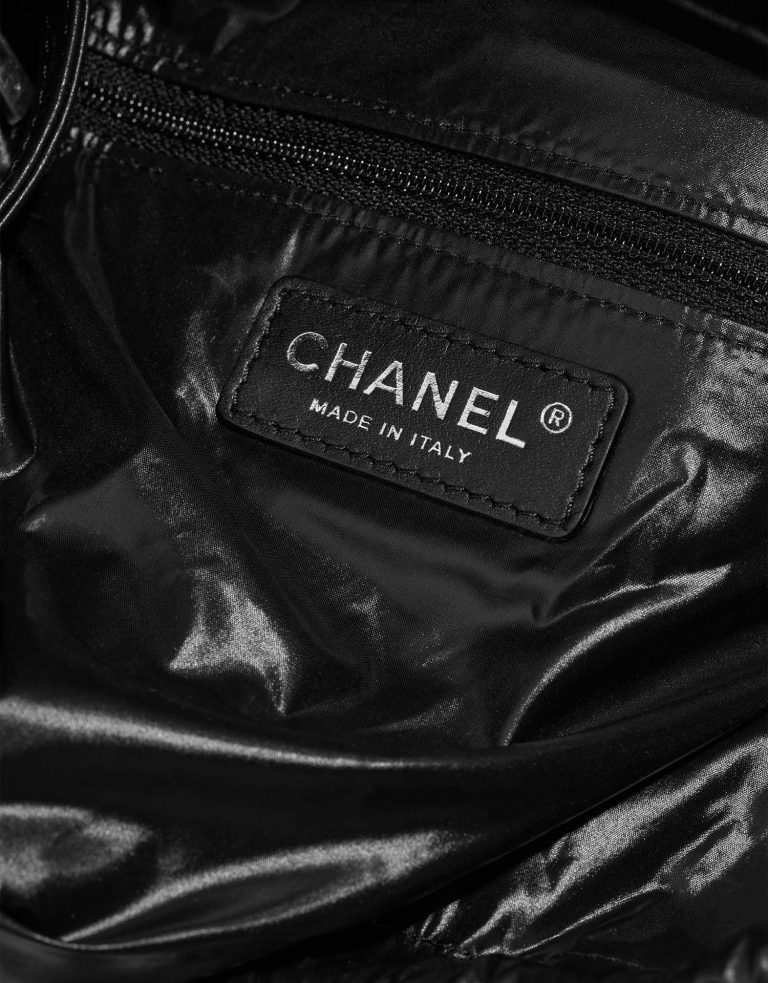 Chanel Rucksack Blau-Schwarzes Logo | Verkaufen Sie Ihre Designer-Tasche auf Saclab.com