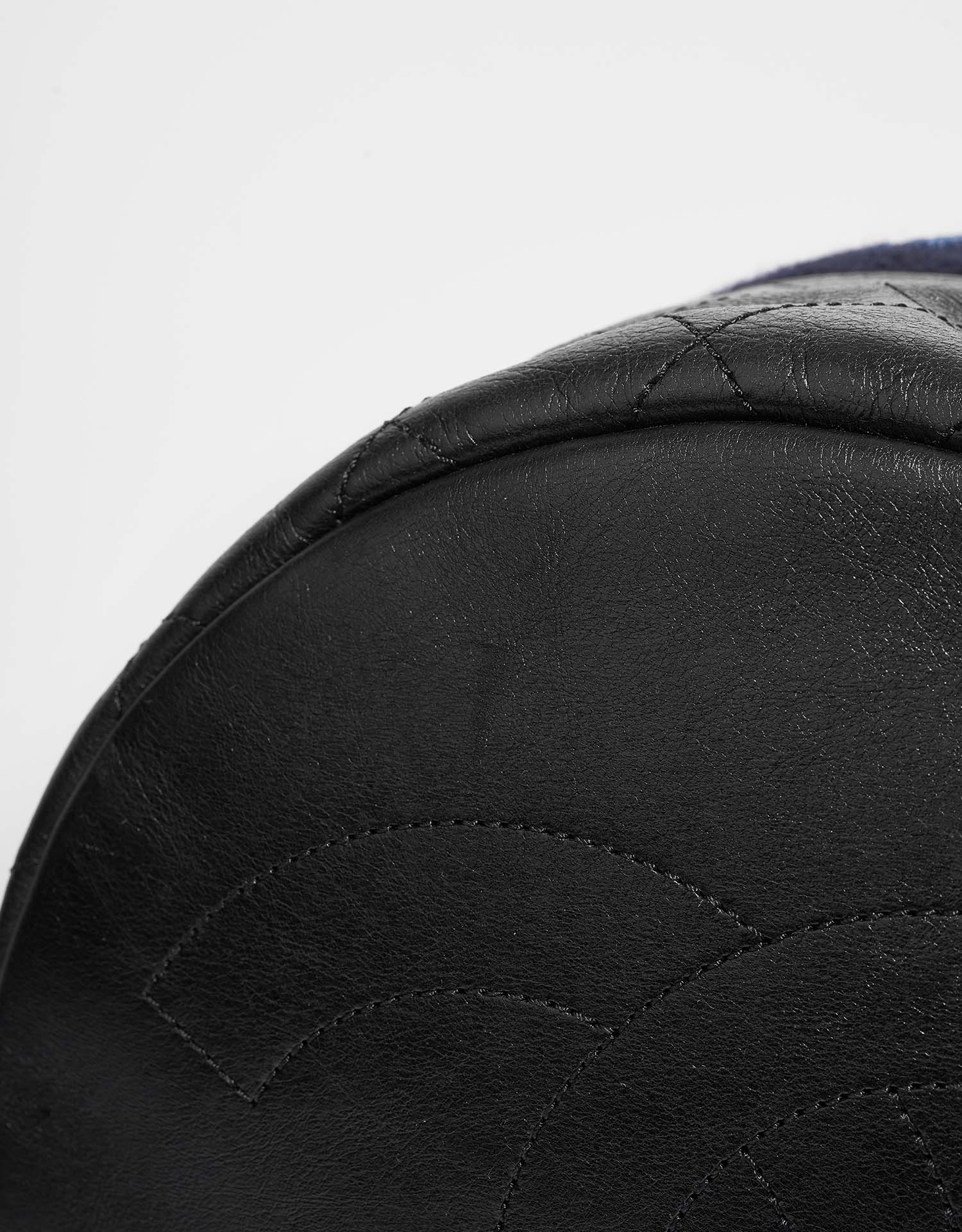 Chanel Backpack Blue-Black signs of wear 1 | Sell your designer bag on Saclab.com