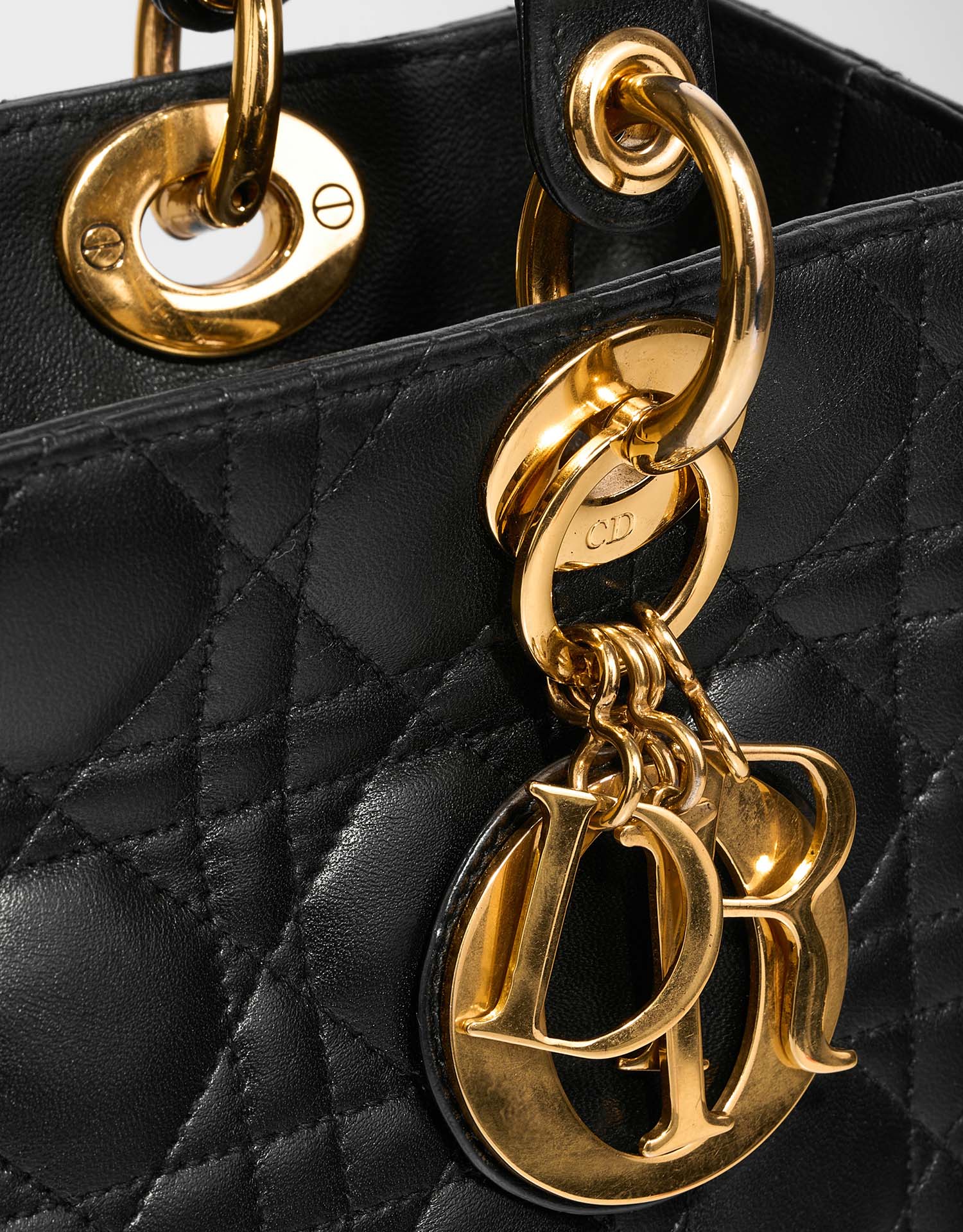 Dior Lady Medium Black Closing System  | Sell your designer bag on Saclab.com