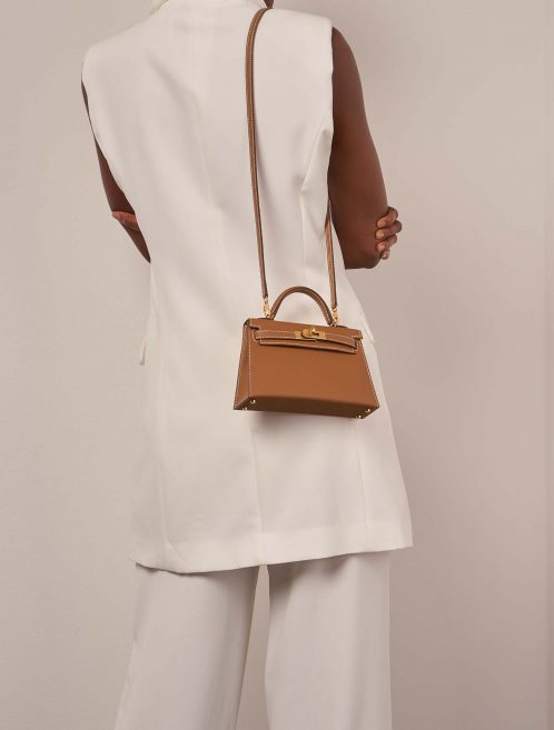 Hermès Kelly Mini Gold Tailles Porté | Vendez votre sac de créateur sur Saclab.com
