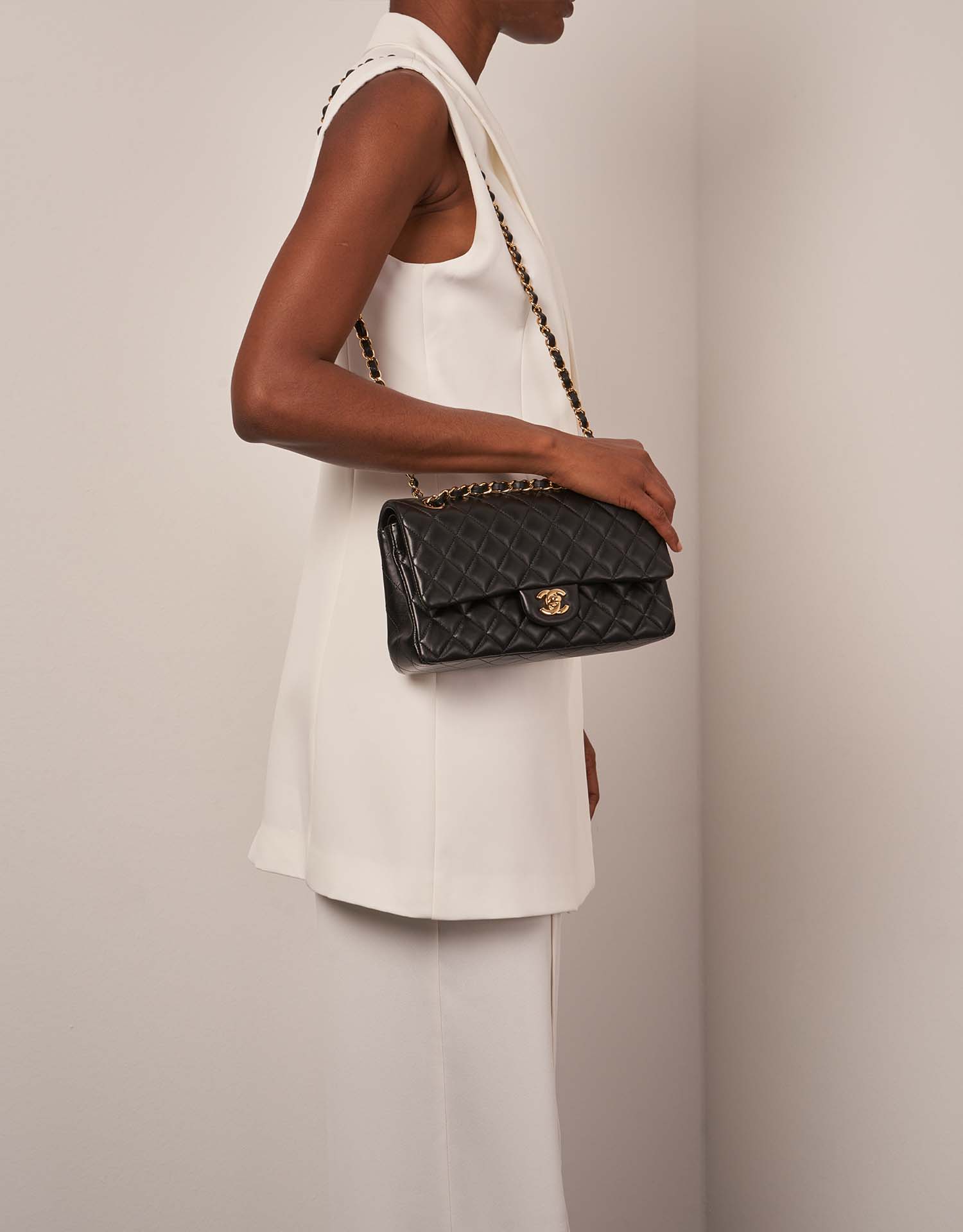 Chanel Timeless Moyen Noir Tailles Porté | Vendez votre sac de créateur sur Saclab.com