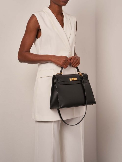 Hermès Kelly 32 Black Sizes Worn | Sell your designer bag on Saclab.com