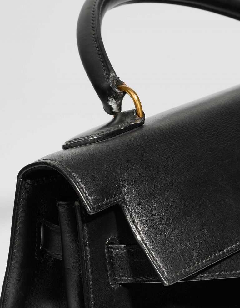 Hermès Kelly 32 Black signs of wear| Sell your designer bag on Saclab.com