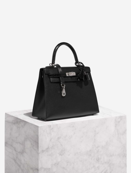 Hermès Kelly 25 Black  Front  | Sell your designer bag on Saclab.com