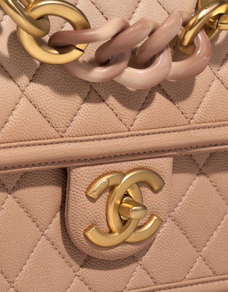 Chanel Timeless Medium OmbreBeige Closing System  | Sell your designer bag on Saclab.com