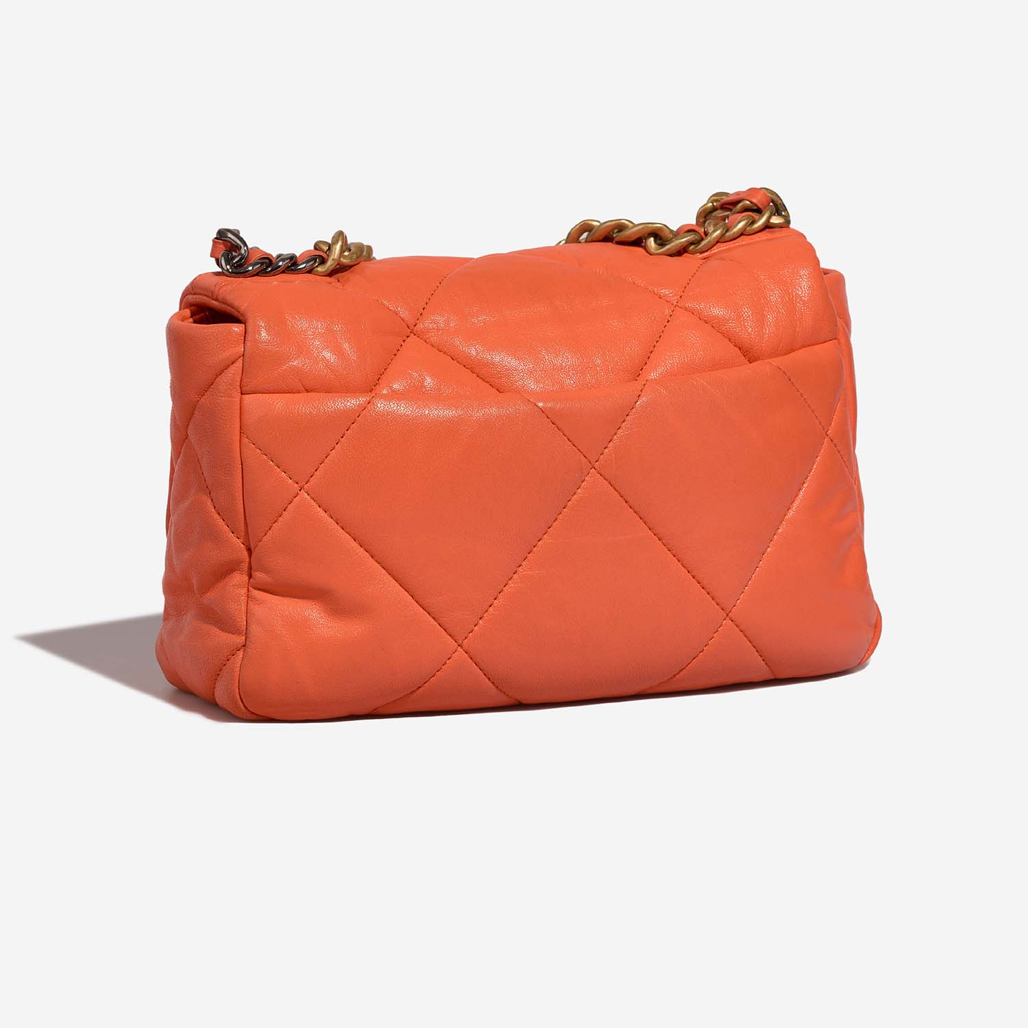 Chanel 19 FlapBag Orange 7SB S | Sell your designer bag on Saclab.com