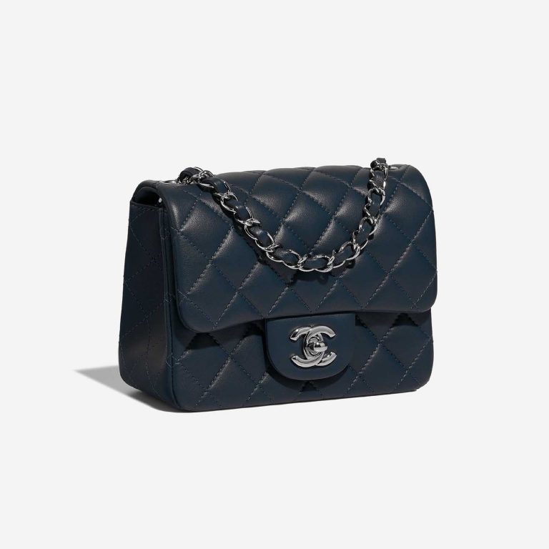 Chanel Timeless MiniSquare Navy Side Front | Verkaufen Sie Ihre Designer-Tasche auf Saclab.com