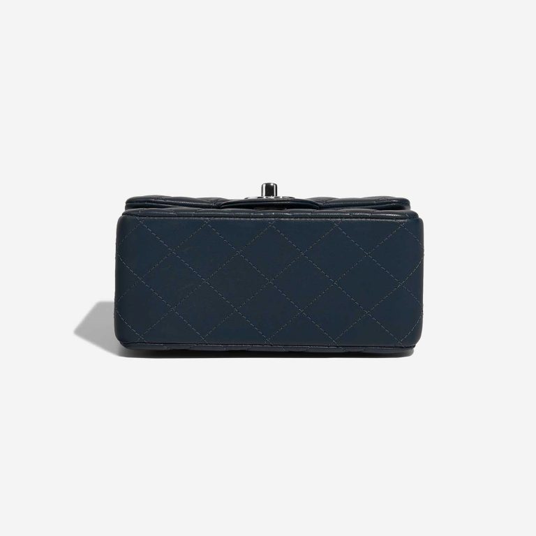 Chanel Timeless MiniSquare Navy Bottom | Verkaufen Sie Ihre Designer-Tasche auf Saclab.com