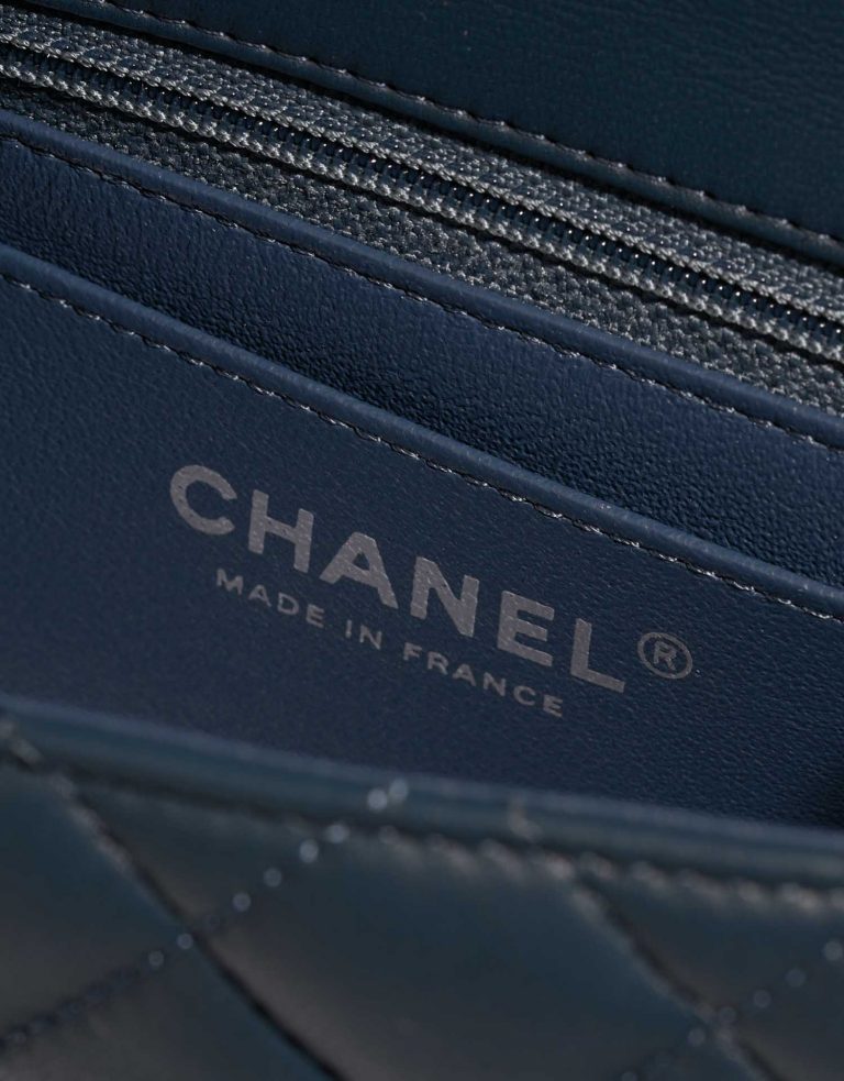 Chanel Timeless MiniSquare Navy Logo | Verkaufen Sie Ihre Designer-Tasche auf Saclab.com