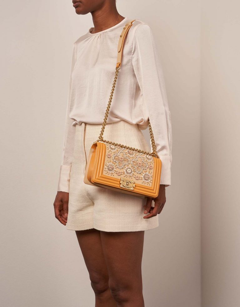 Chanel Boy OldMedium Orange-Multicolor 0F | Sell your designer bag on Saclab.com