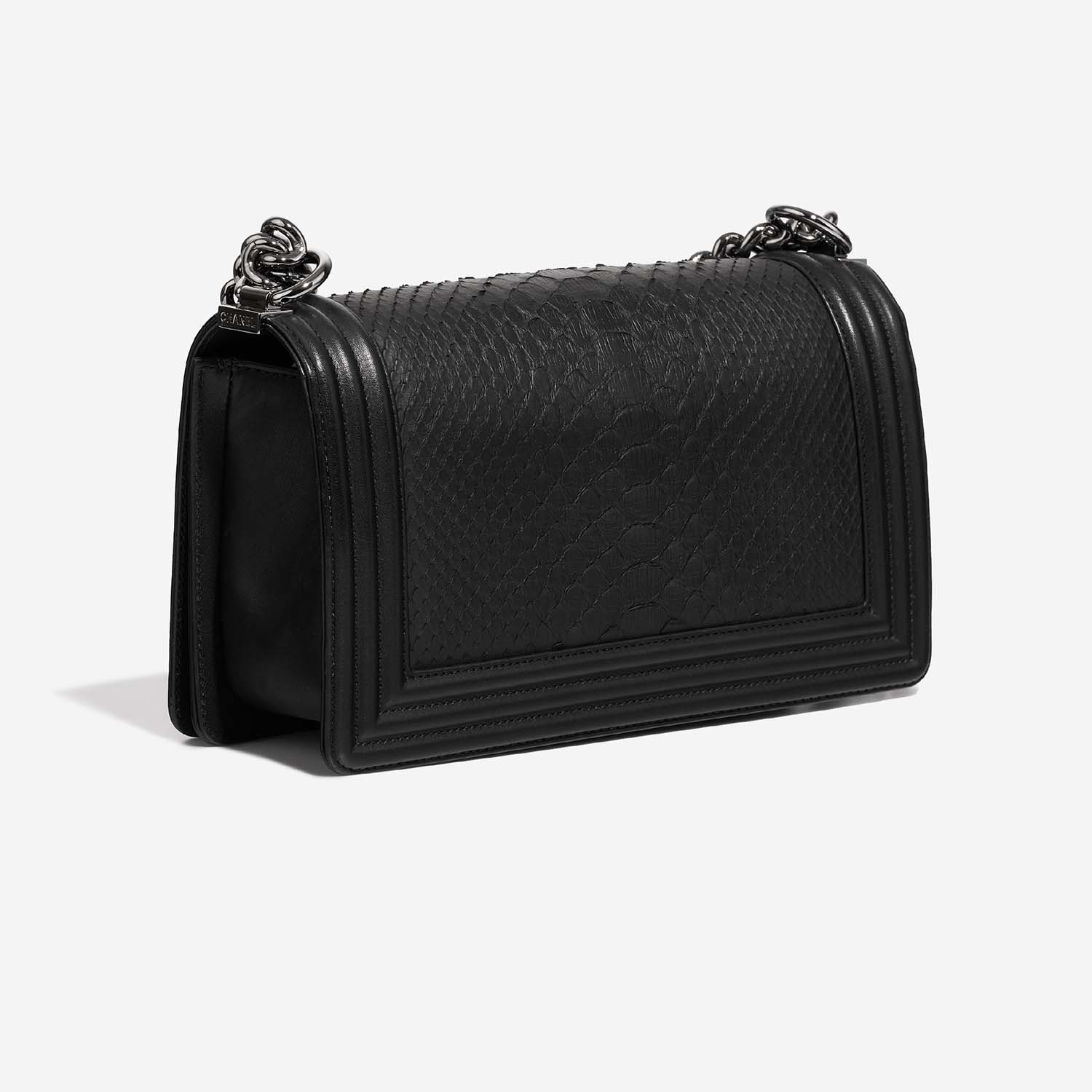 Chanel Boy OldMedium Black 7SB S | Sell your designer bag on Saclab.com
