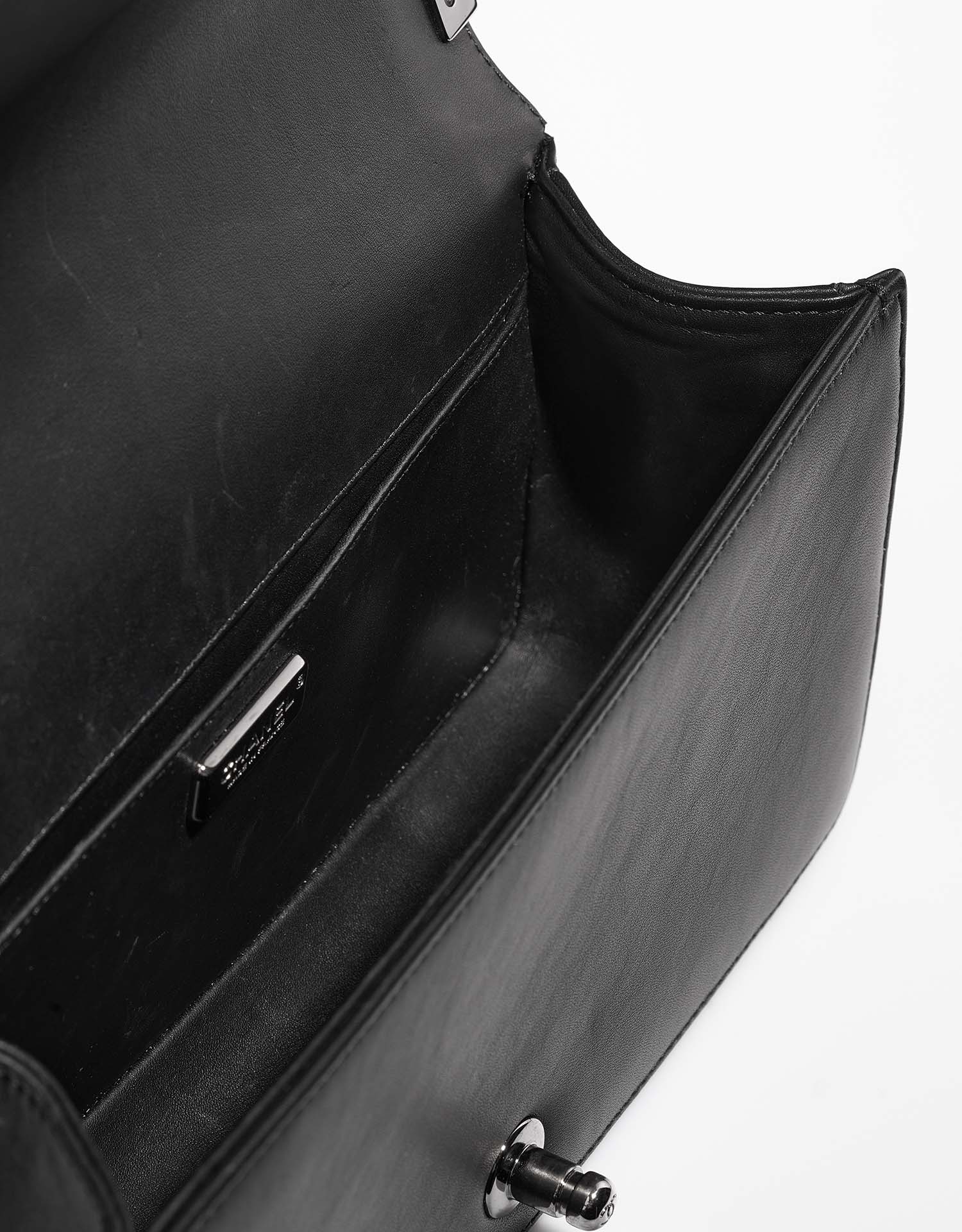 Chanel Boy OldMedium Black Inside  | Sell your designer bag on Saclab.com