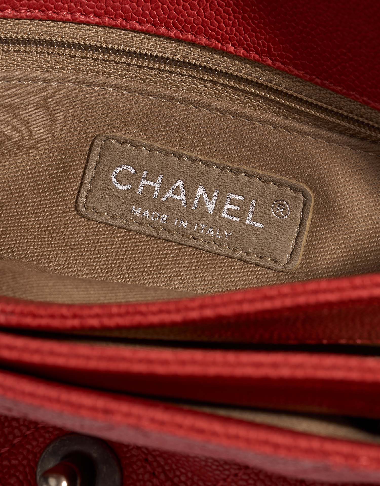 Chanel Timeless Medium Rouge Logo | Vendez votre sac de créateur sur Saclab.com