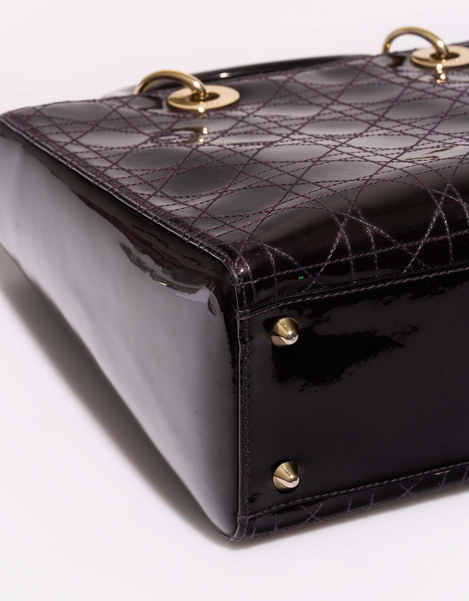 Dior Lady Large DarkPurple signs of wear | Sell your designer bag on Saclab.com