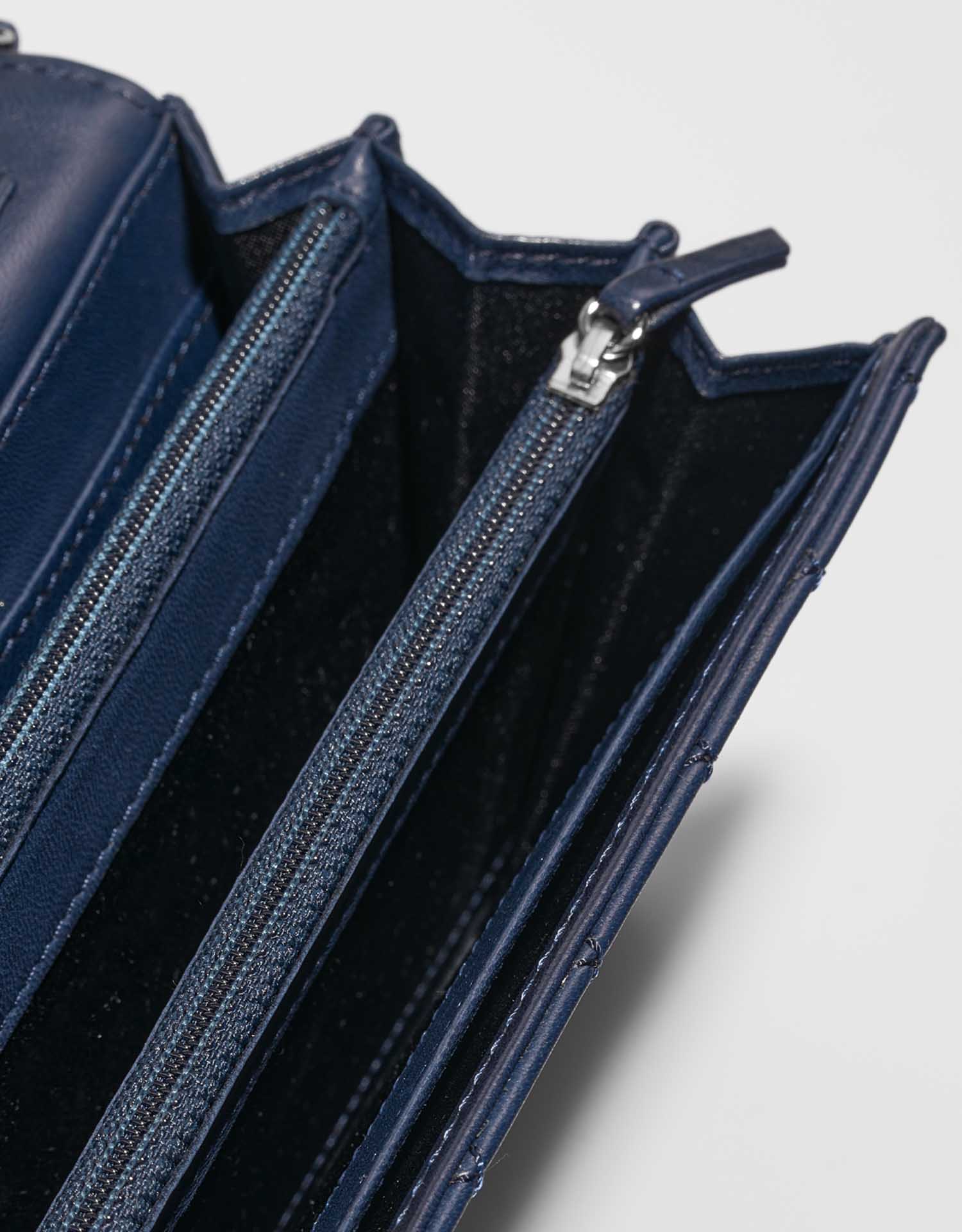 Chanel Timeless Medium DarkBlue signs of wear | Sell your designer bag on Saclab.com