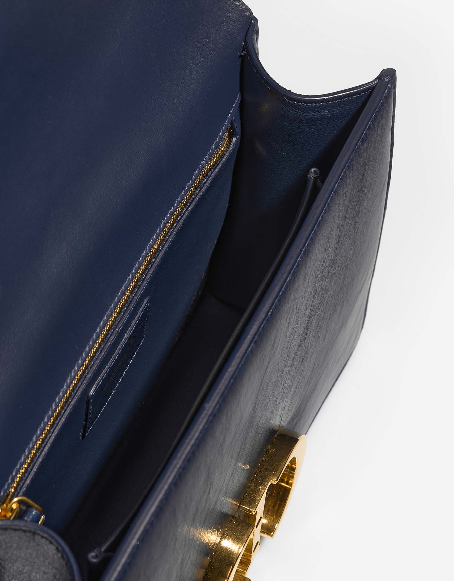 Dior 30Montaigne NavyBlue Inside  | Sell your designer bag on Saclab.com