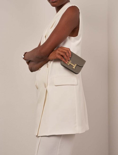 Hermès ConstanceSlimWallet Etoupe Sizes Worn | Sell your designer bag on Saclab.com