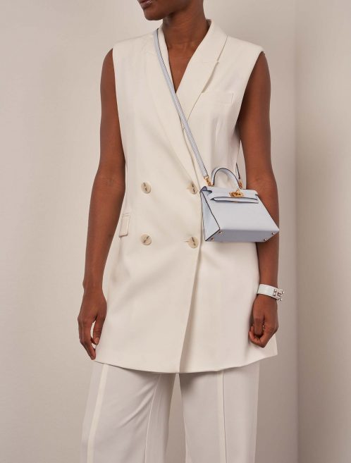 Hermès Kelly Mini BleuBrume Tailles Porté | Vendez votre sac de créateur sur Saclab.com