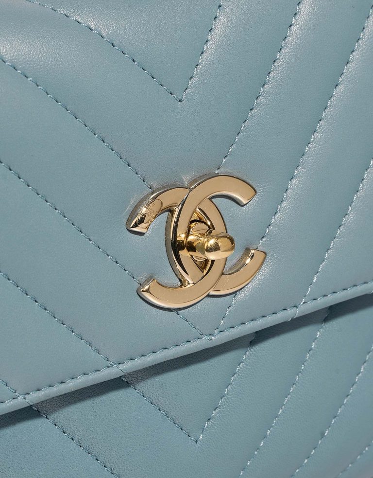 Chanel TimelessHandle Small LightBlue Closing System  | Sell your designer bag on Saclab.com