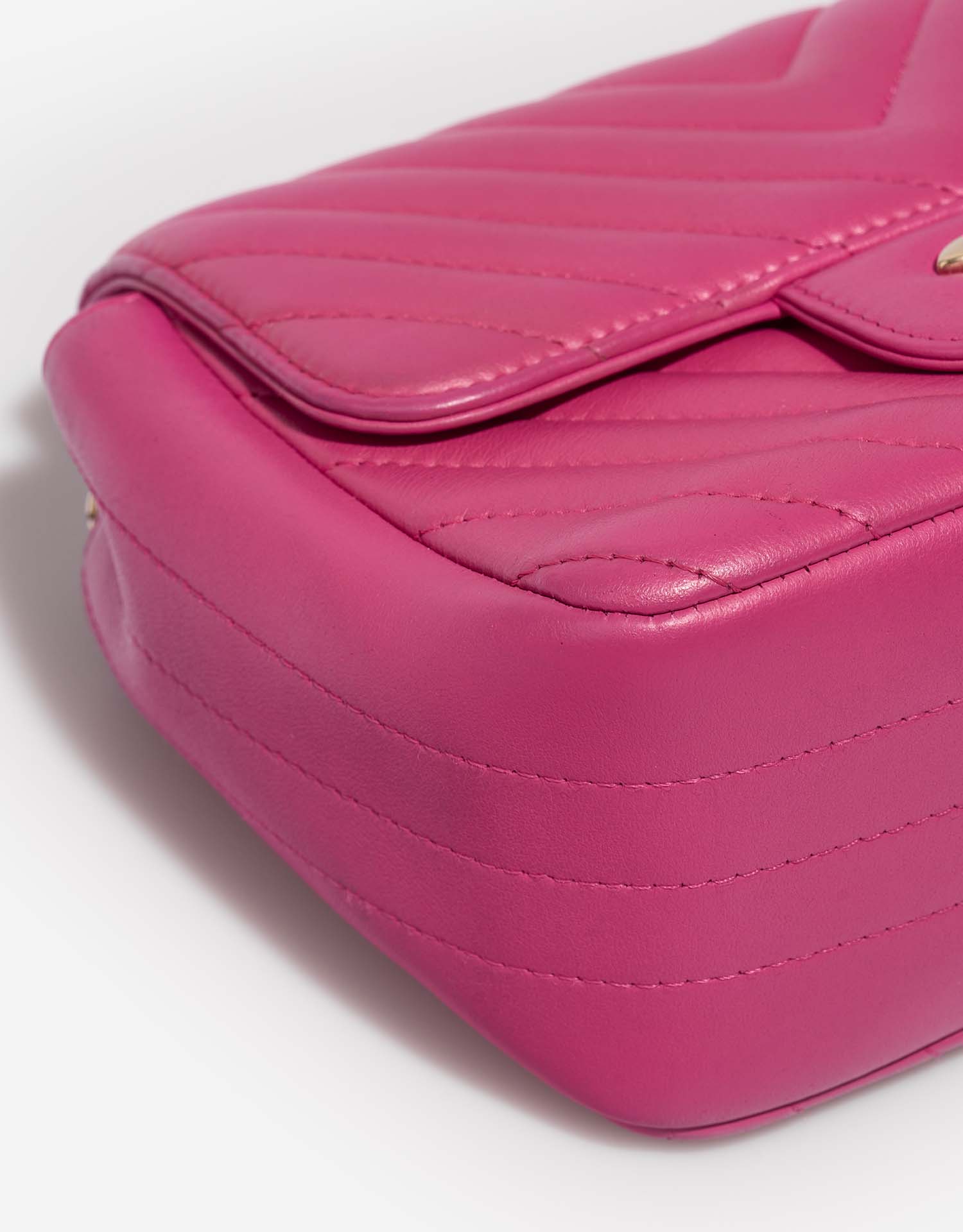 Chanel Timeless MiniRectangular Pink signs of wear| Sell your designer bag on Saclab.com