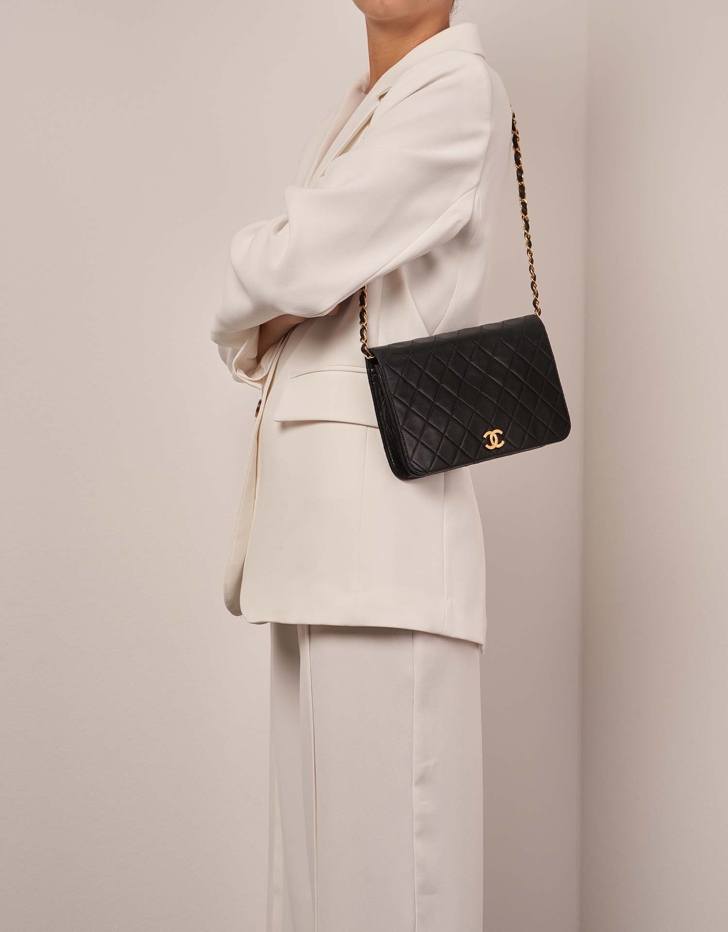Chanel Timeless Medium Black  1M | Sell your designer bag on Saclab.com