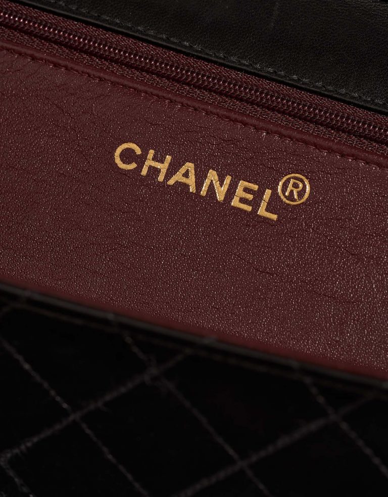 Chanel Timeless Medium Black Logo | Vendez votre sac de créateur sur Saclab.com