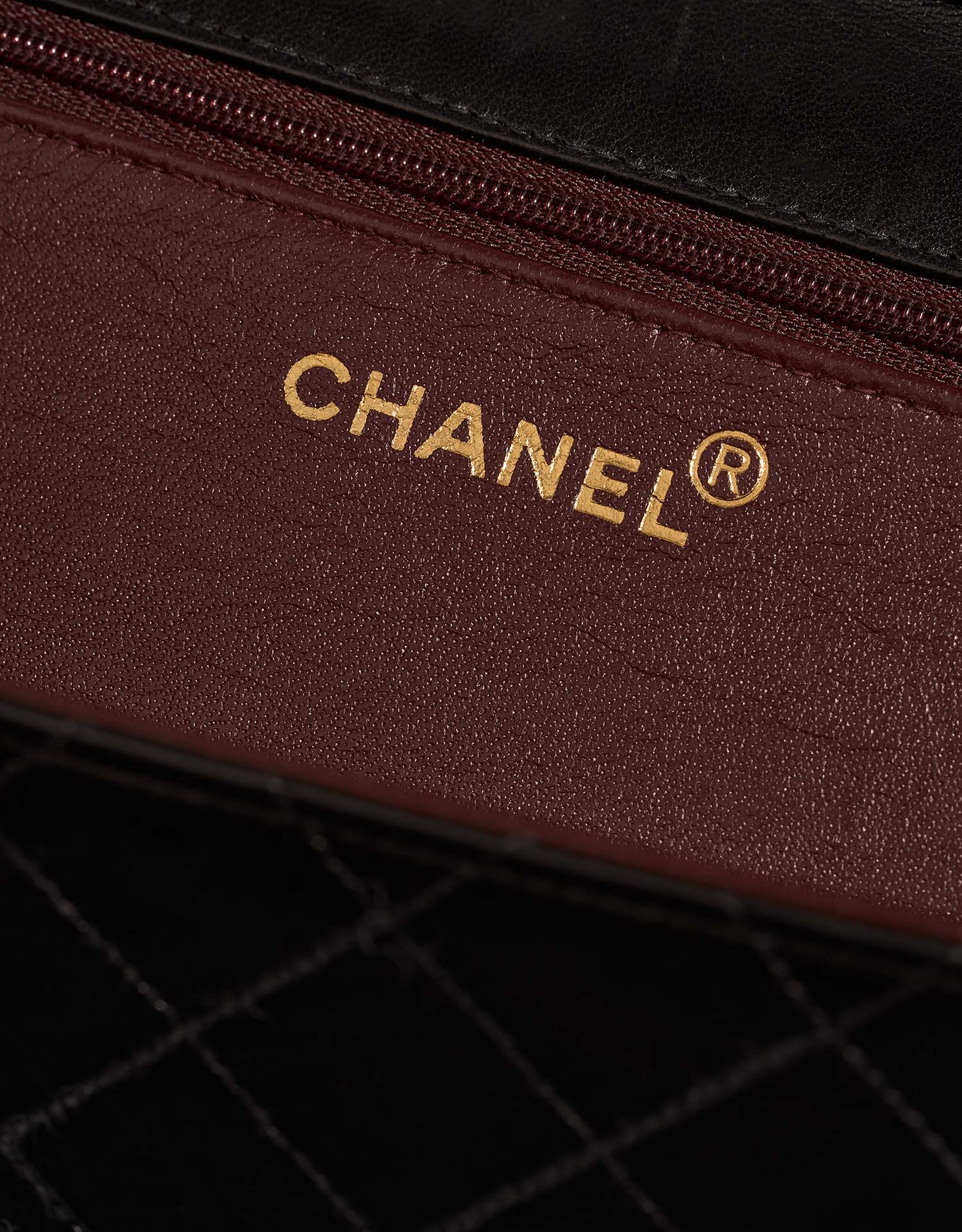 Chanel Timeless Medium Black Logo | Vendez votre sac de créateur sur Saclab.com