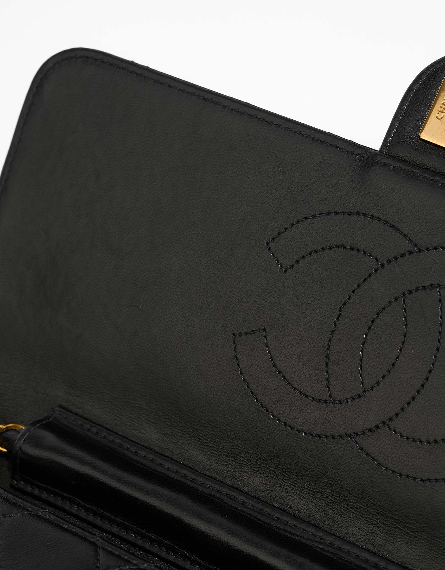 Chanel Timeless Medium Noir signes d'usure| Vendez votre sac de créateur sur Saclab.com