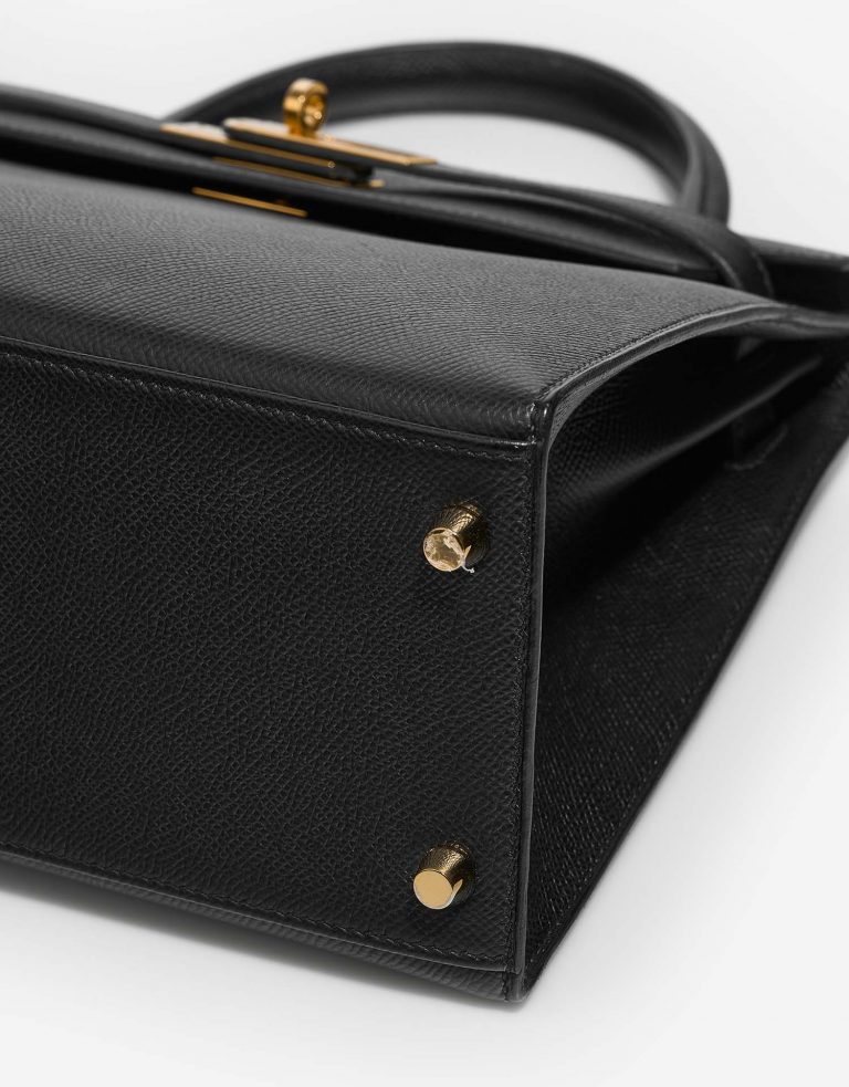 Hermès Kelly 28 Black signs of wear | Sell your designer bag on Saclab.com