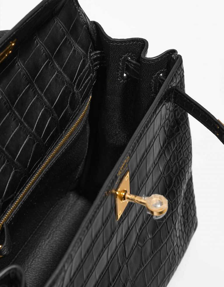 Hermès Kelly 25 Black Inside  | Sell your designer bag on Saclab.com